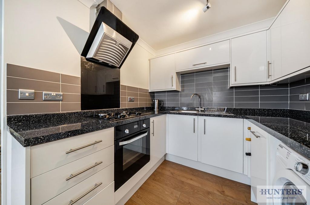 Property photo 3 of 19 423902c7-12ee-4Ea4-934c-B9Cabe66F954.Jpg