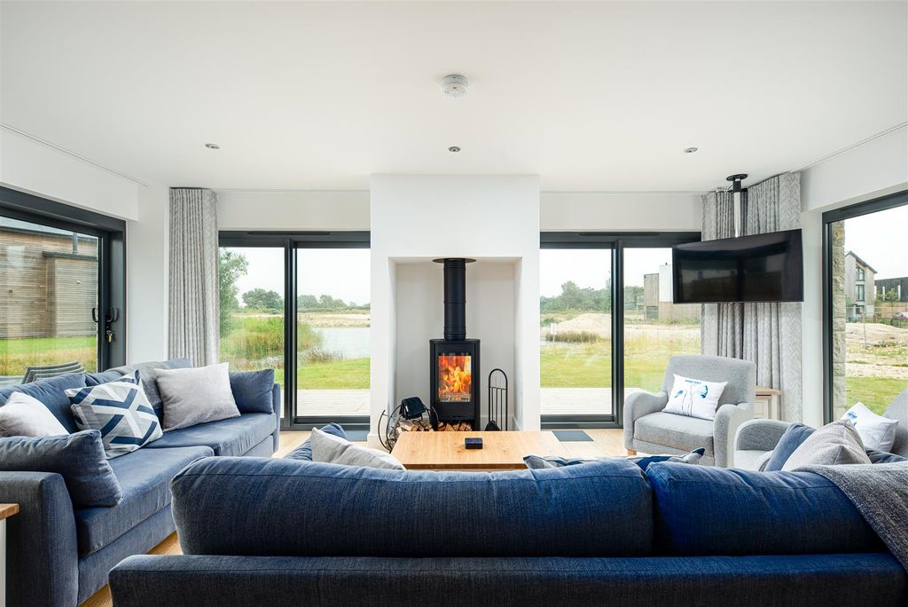 Property photo 2 of 10 Reception_1.Jpg