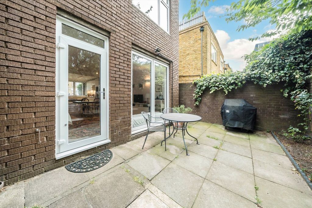 Property photo 3 of 8