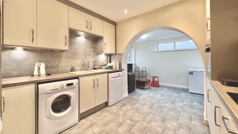 Property photo 3 of 17 Photo 5