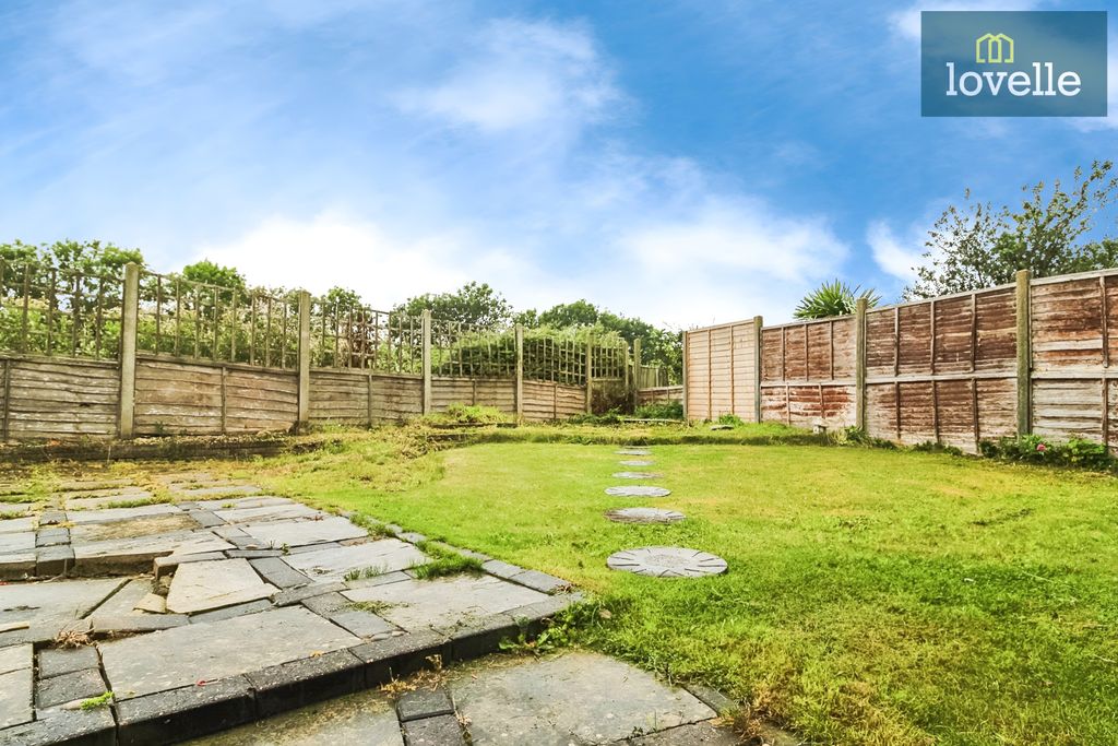 Property photo 2 of 22