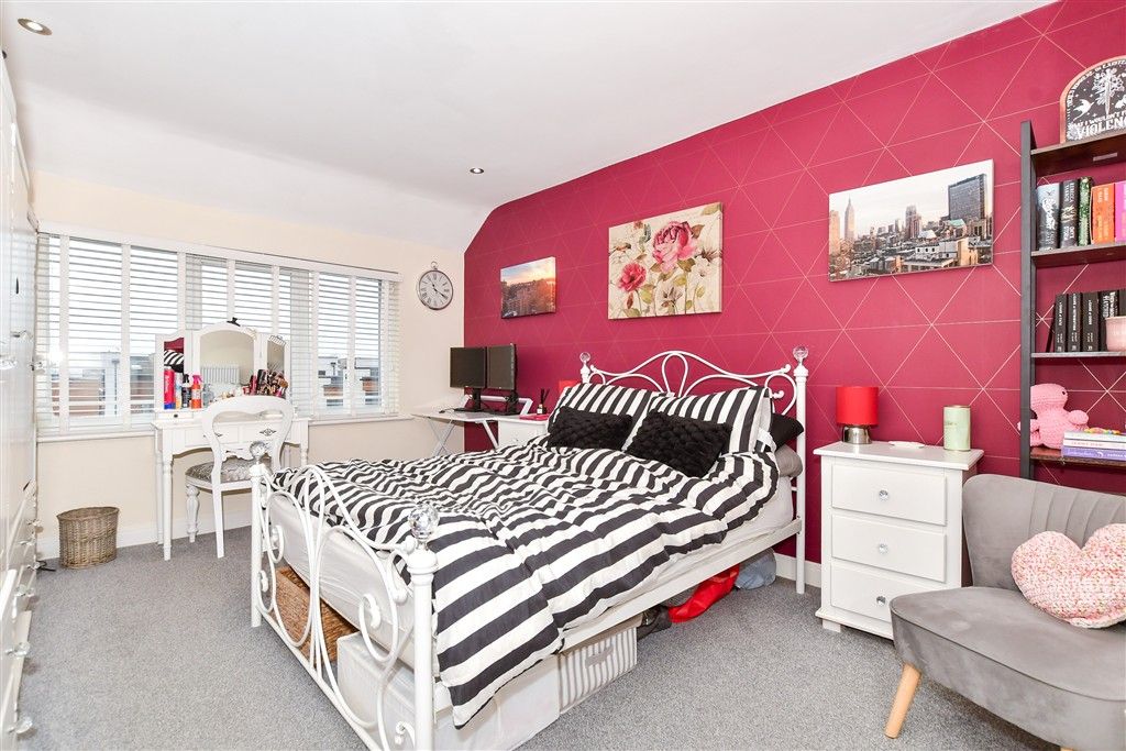 Property photo 1 of 19 Bedroom 2