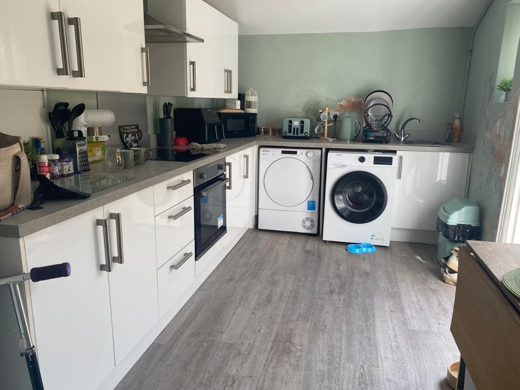 Property photo 2 of 12 5324441