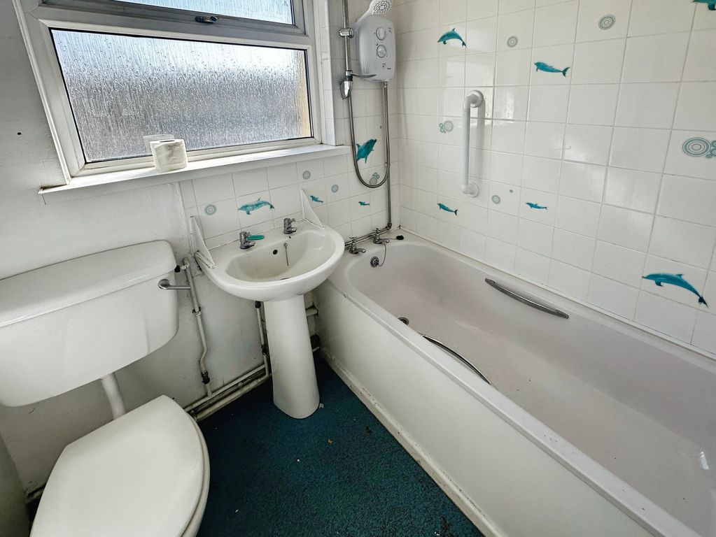 Property photo 3 of 12