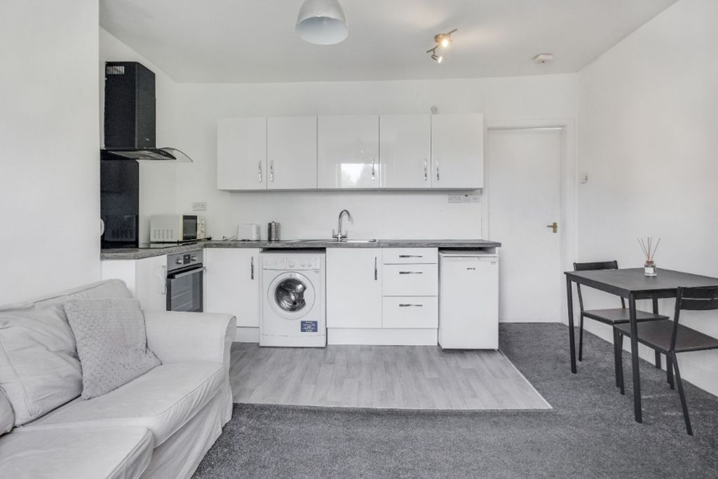 Property photo 3 of 15 Open Plan