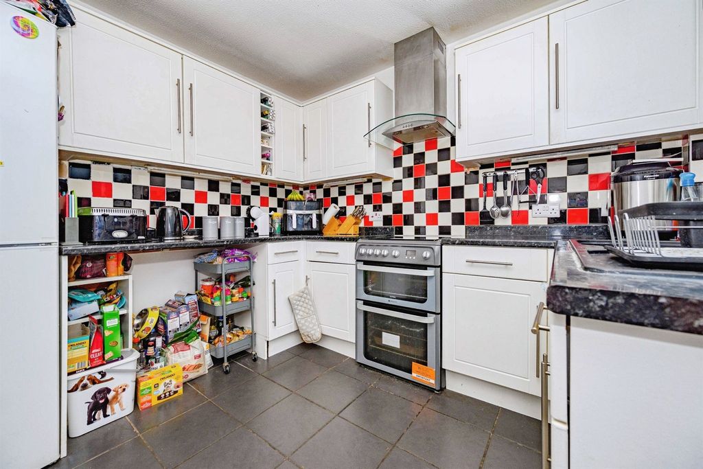 Property photo 3 of 13