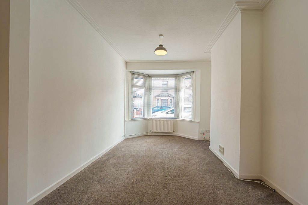 Property photo 3 of 32