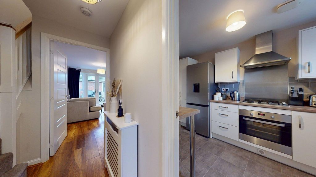 Property photo 3 of 15 Hallway