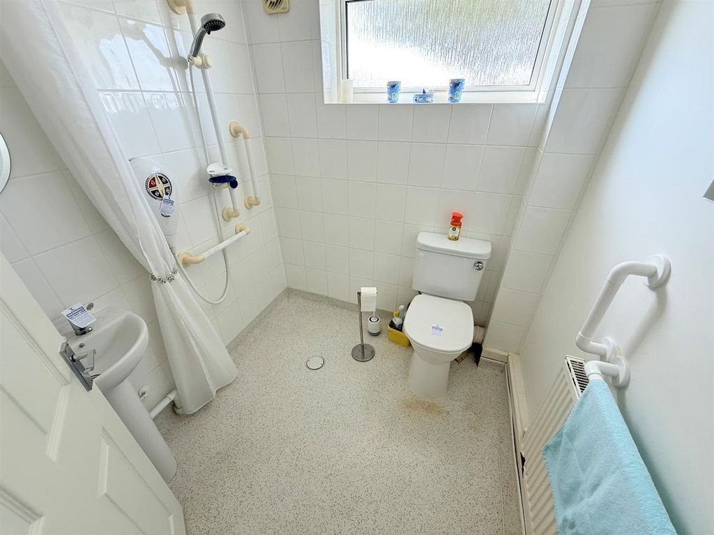 Property photo 3 of 13 Wet Room