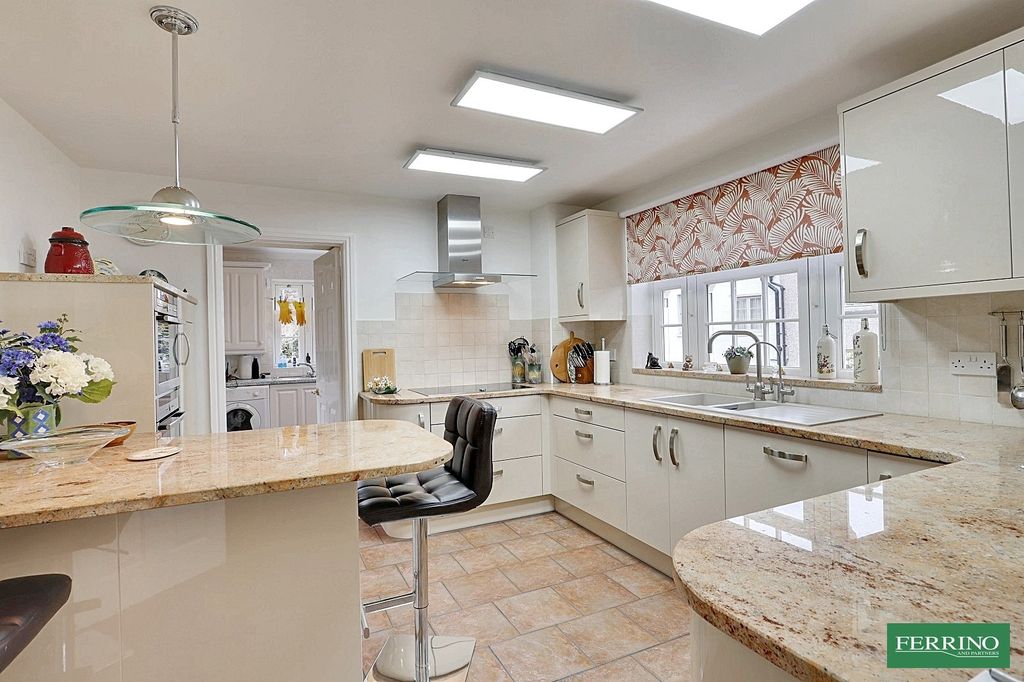 Additional image 4 of 5 bed detached house for sale(5 Bed With Detached Garage), 5 High View, Chepstow, Monmouthshire. NP16