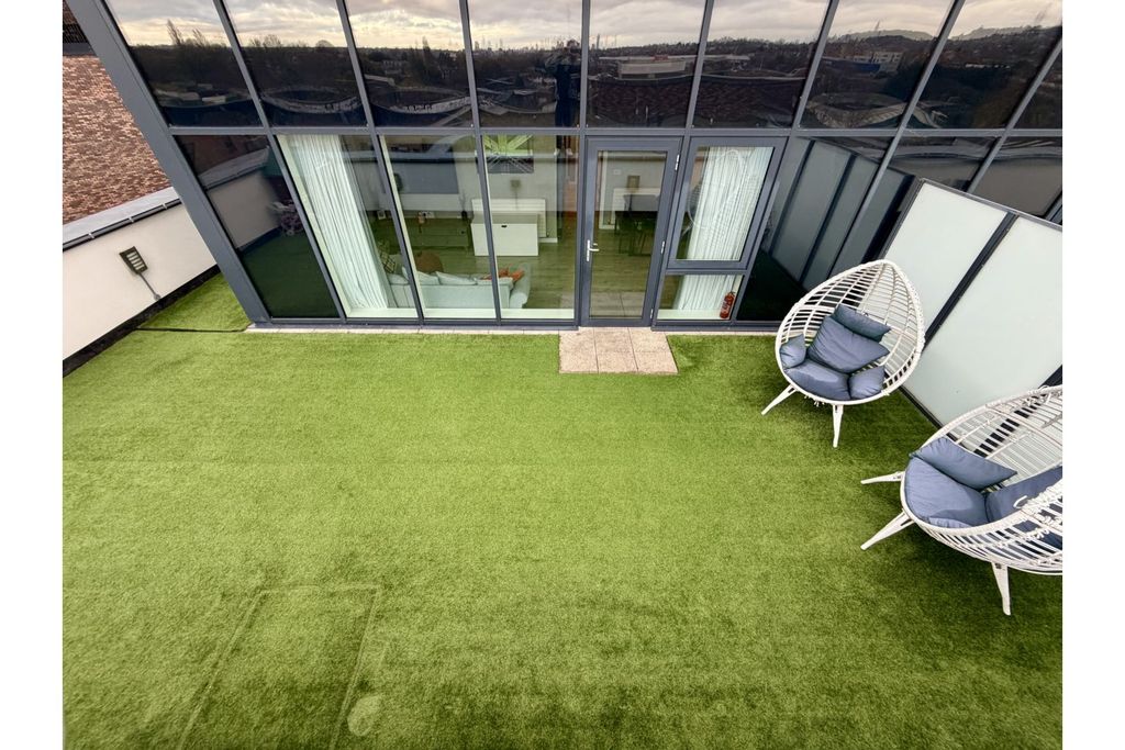 Property photo 3 of 23