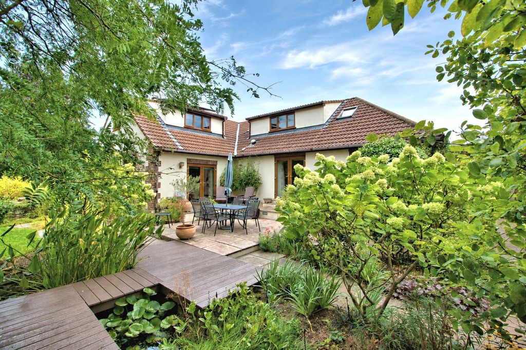 Property photo 2 of 19