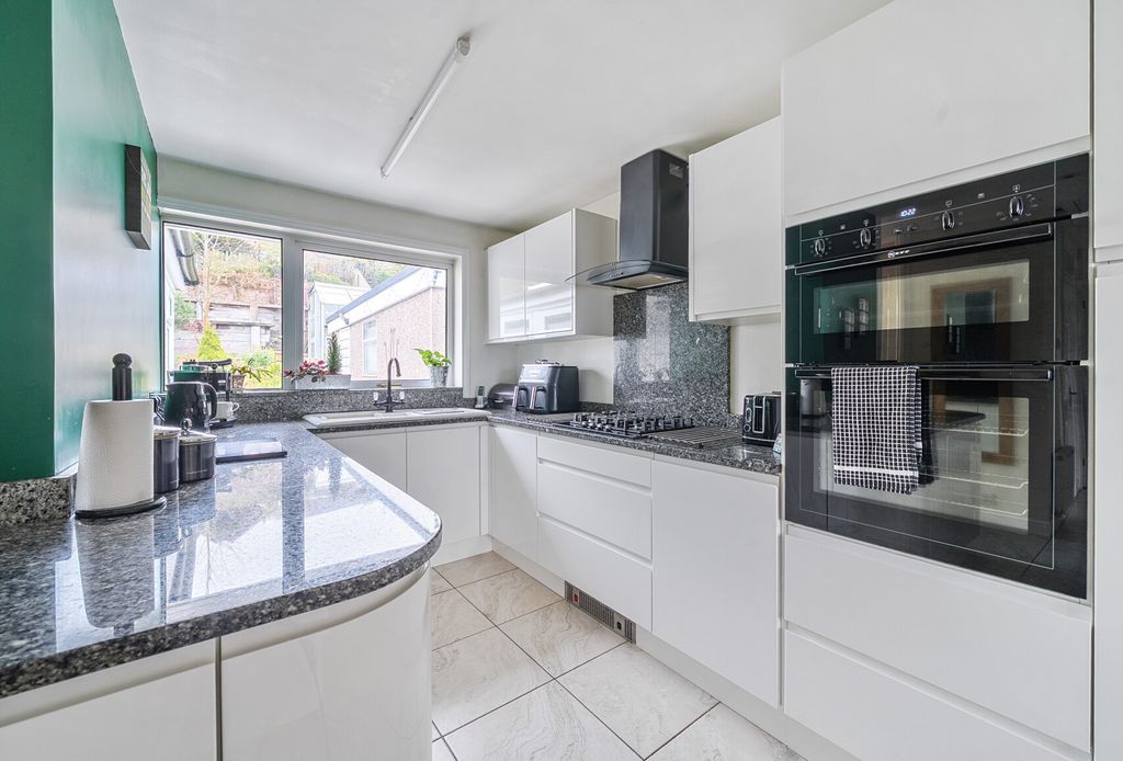 Property photo 3 of 20 1408609-18-6996Eb...