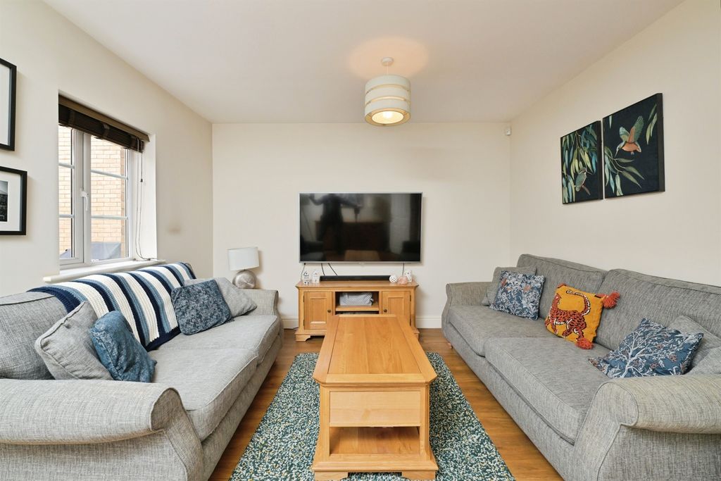 Property photo 3 of 16