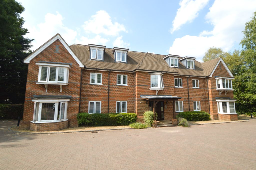 Property photo 1 of 10 Cadogan Court