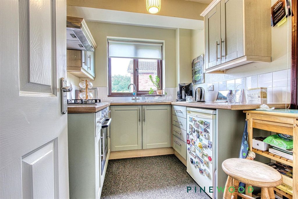 Property photo 2 of 15 Kitchen