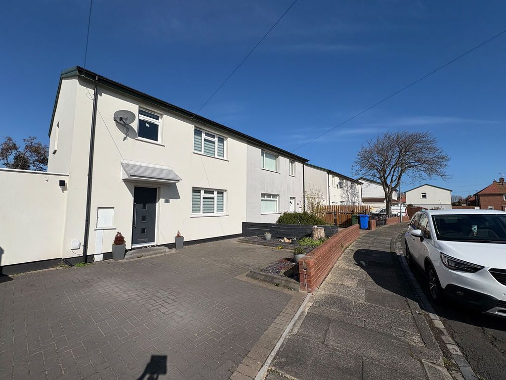 Property photo 1 of 11 Photo 7