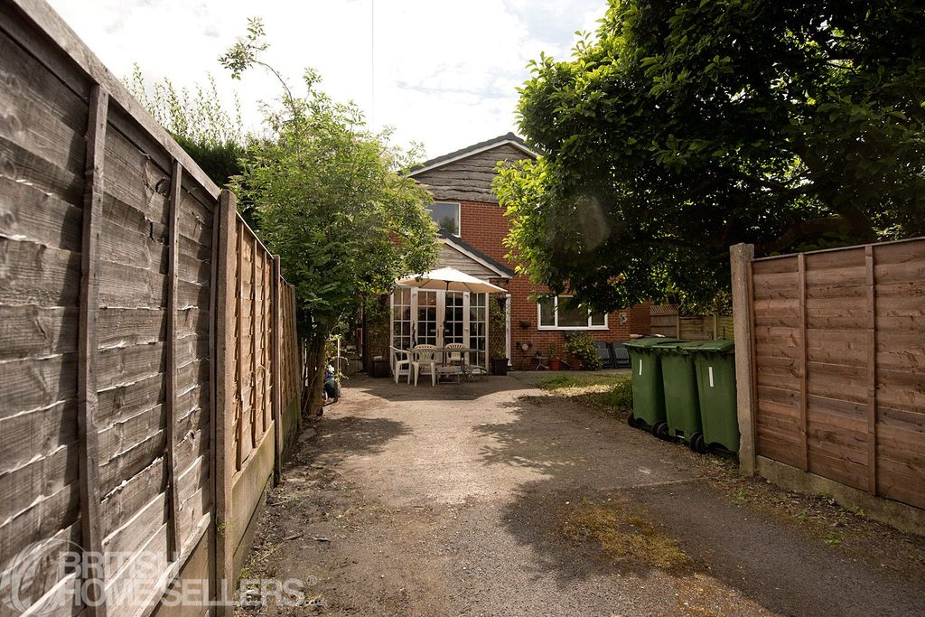 Property photo 1 of 25 Picture No. 03