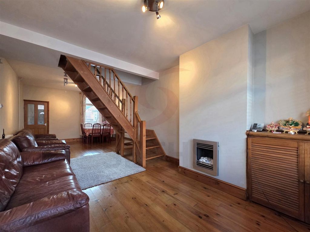 Property photo 2 of 10 Lounge Area