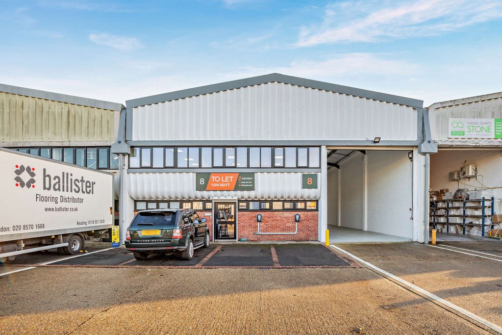 Property photo 2 of 33