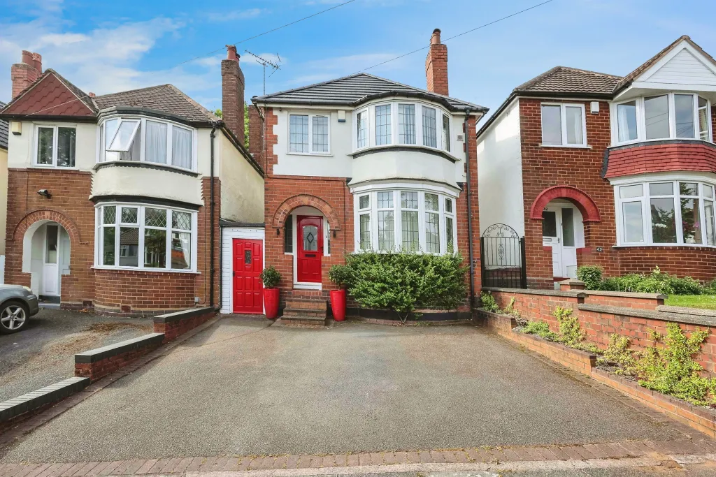 Trevanie Avenue, Quinton, Birmingham B32 - View 3