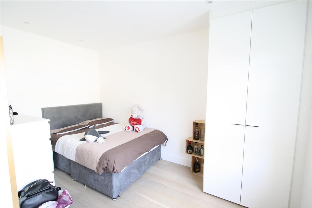 Property photo 2 of 11 Studio Room