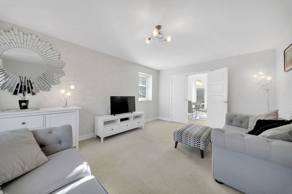 Property photo 3 of 26