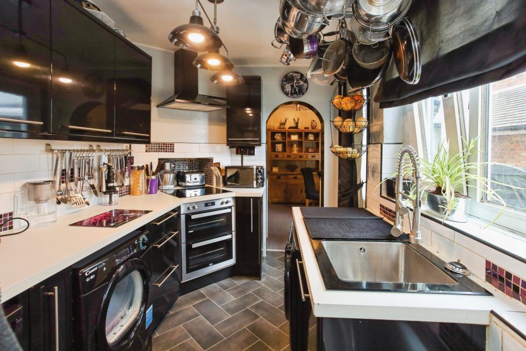 Property photo 2 of 20