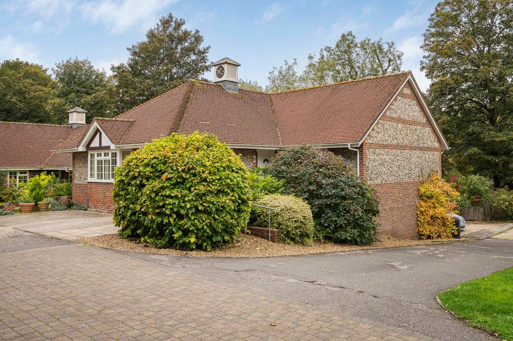 Property photo 1 of 27 Picture No. 14