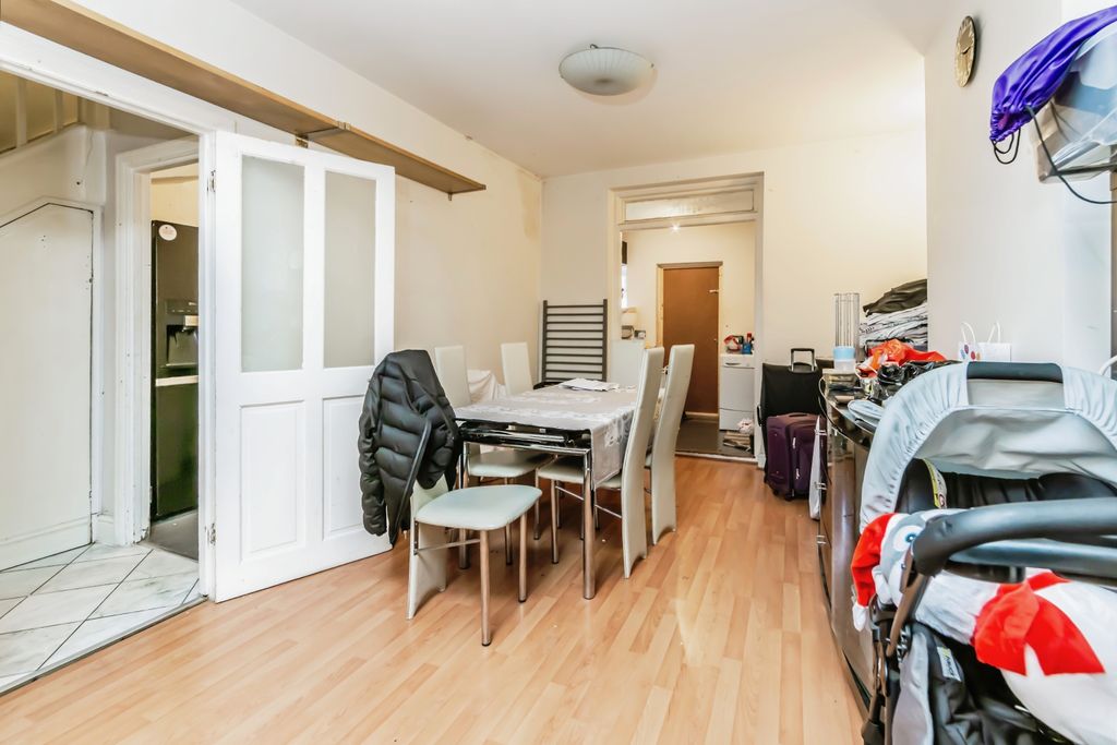 Property photo 2 of 17 Photography