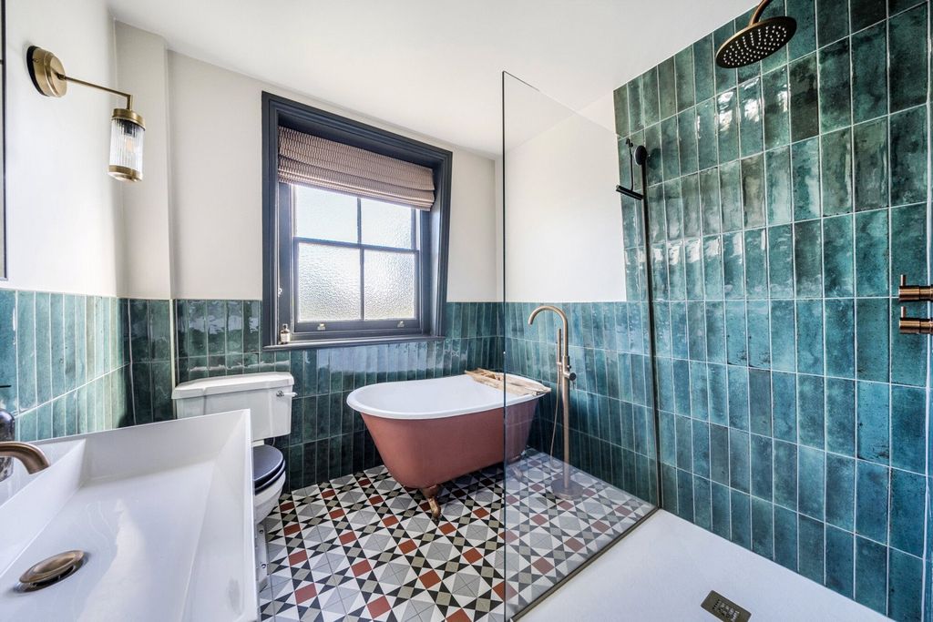 Property photo 3 of 20 Bathroom