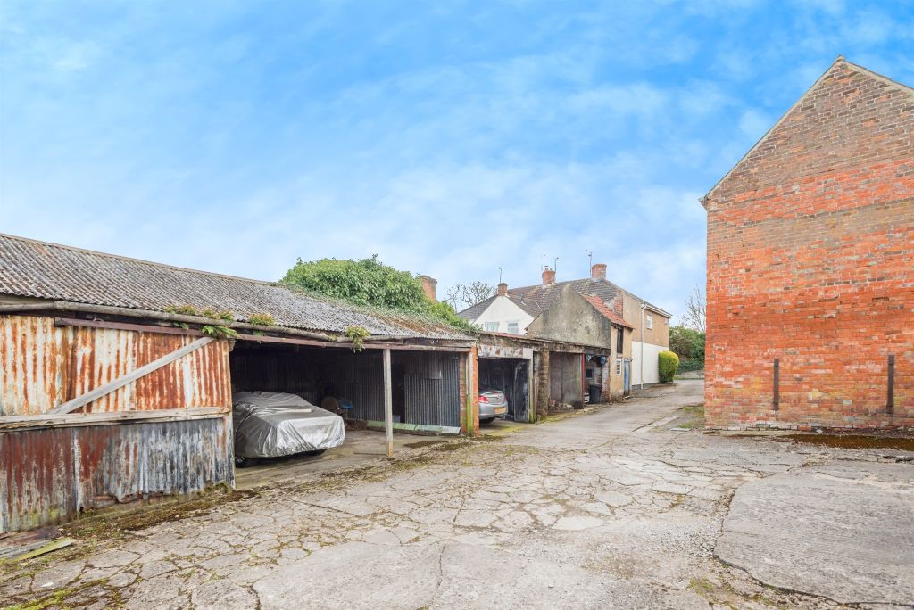 Property photo 2 of 17