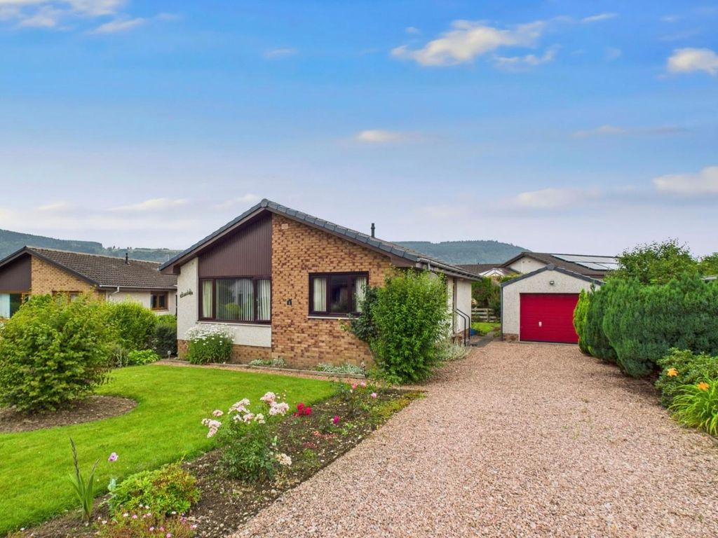 Property photo 1 of 16 Cam01486G0-Pr0793-Still015.Jpg