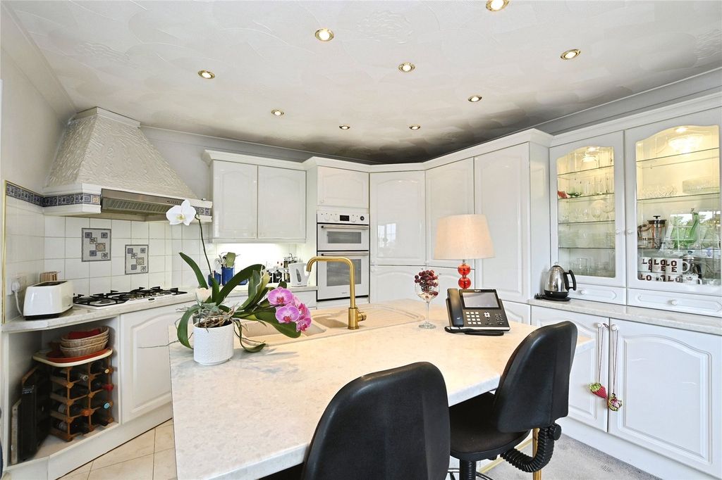 Property photo 2 of 32 Picture No. 27