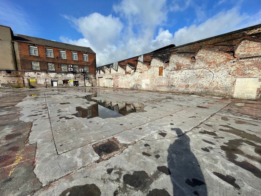 Property photo 1 of 9 Photo 6