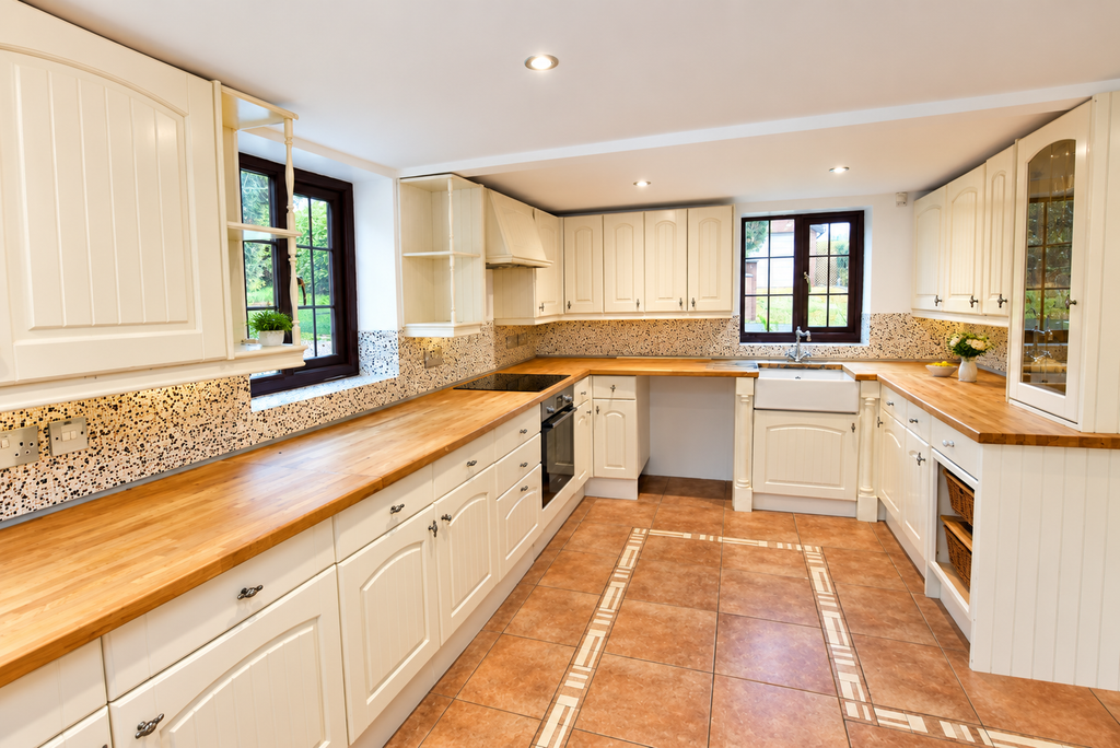Property photo 2 of 16 Kitchen 1