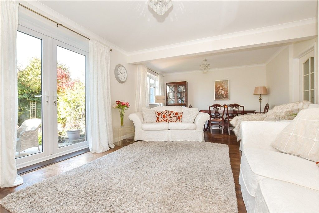 Property photo 2 of 13 Lounge/Diner