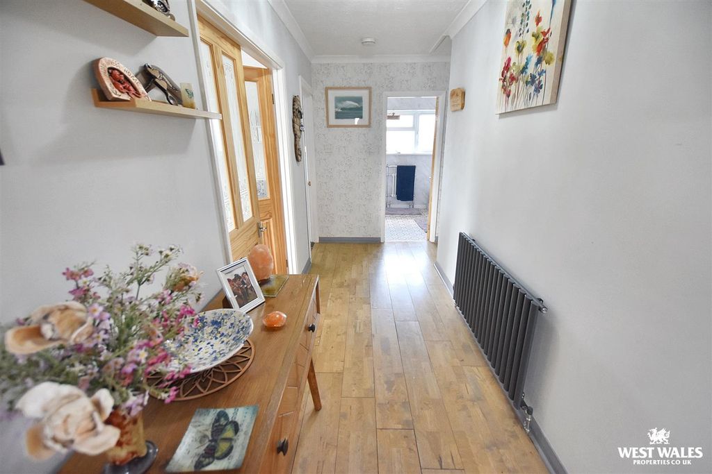 Additional image 9 of 3 bed detached bungalow for saleSilverstream Drive, Hakin, Milford Haven SA73