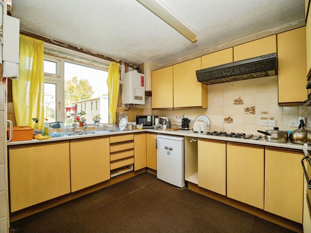 Property photo 2 of 31