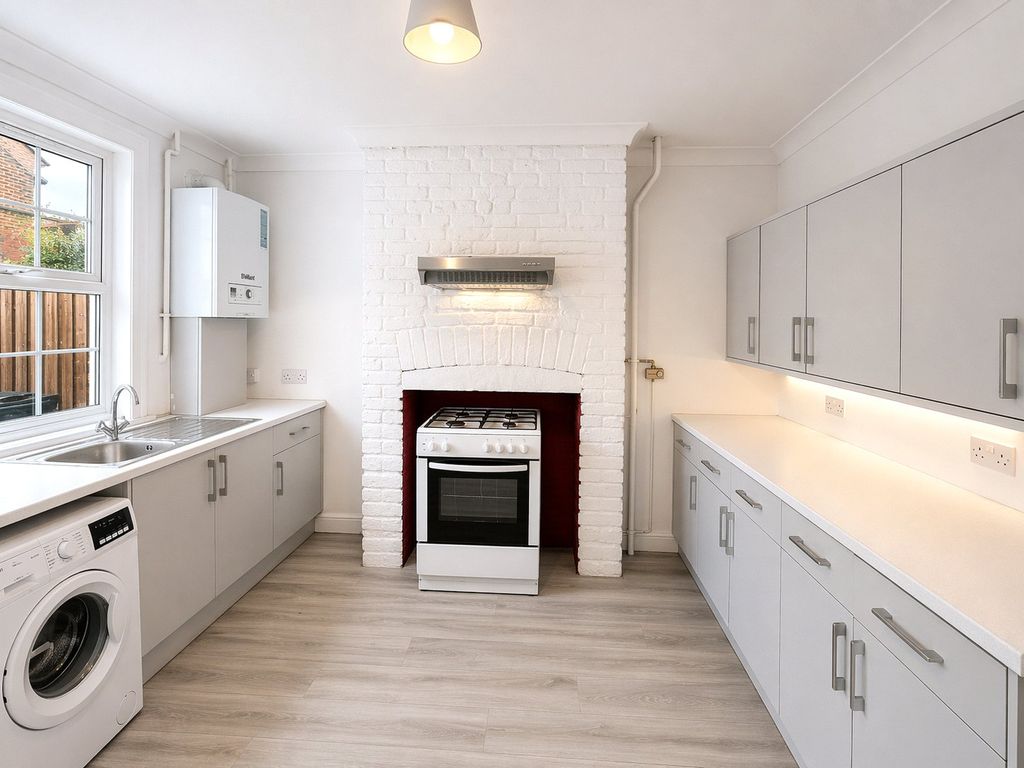 Property photo 3 of 7 Kitchen