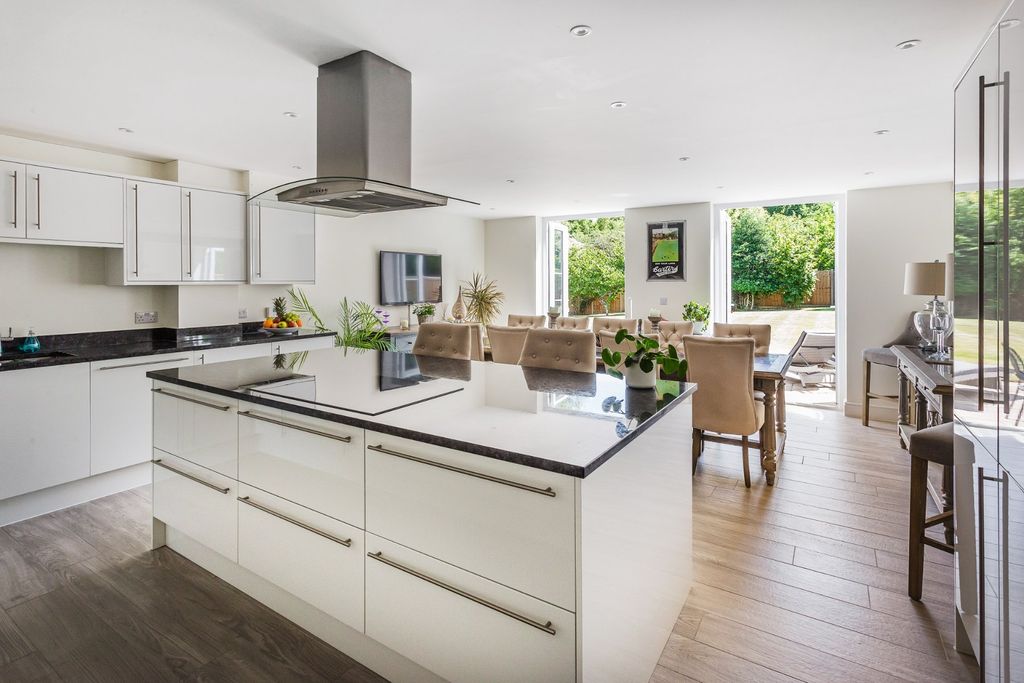 Property photo 2 of 51 Kitchen