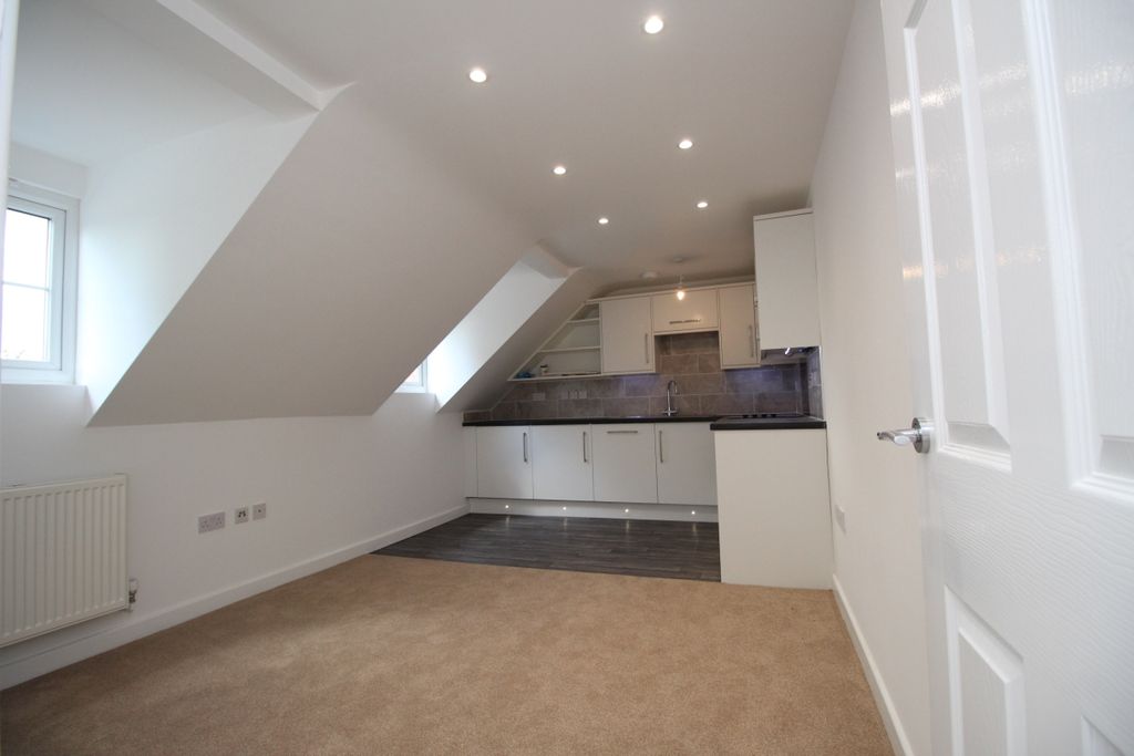 Property photo 1 of 9 Openplan Lounge/Kitc