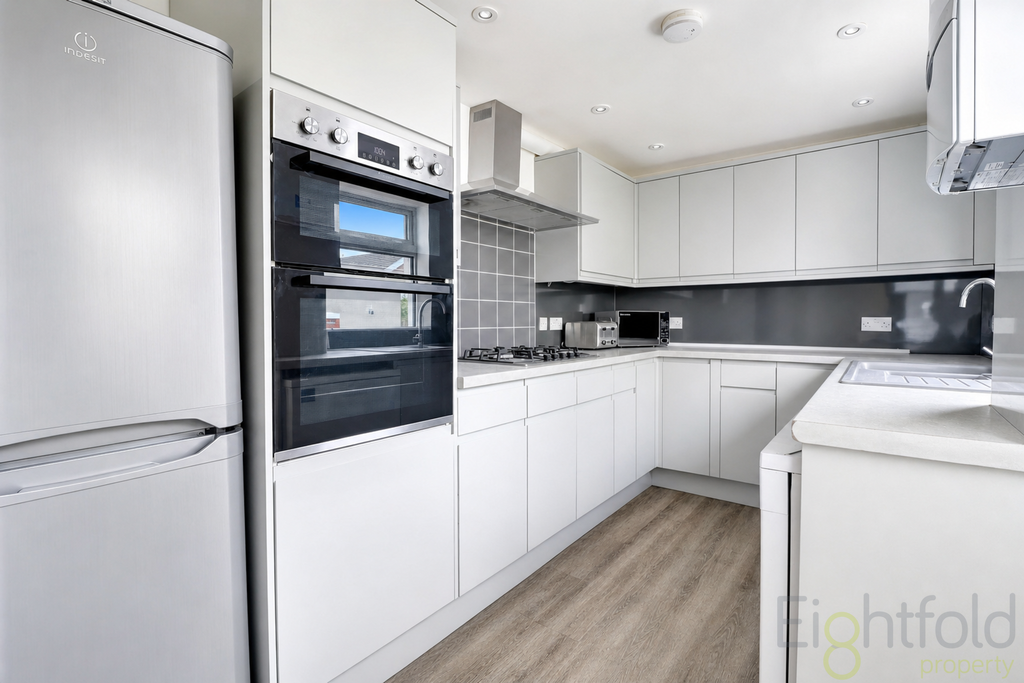 Property photo 3 of 15 Kitchen