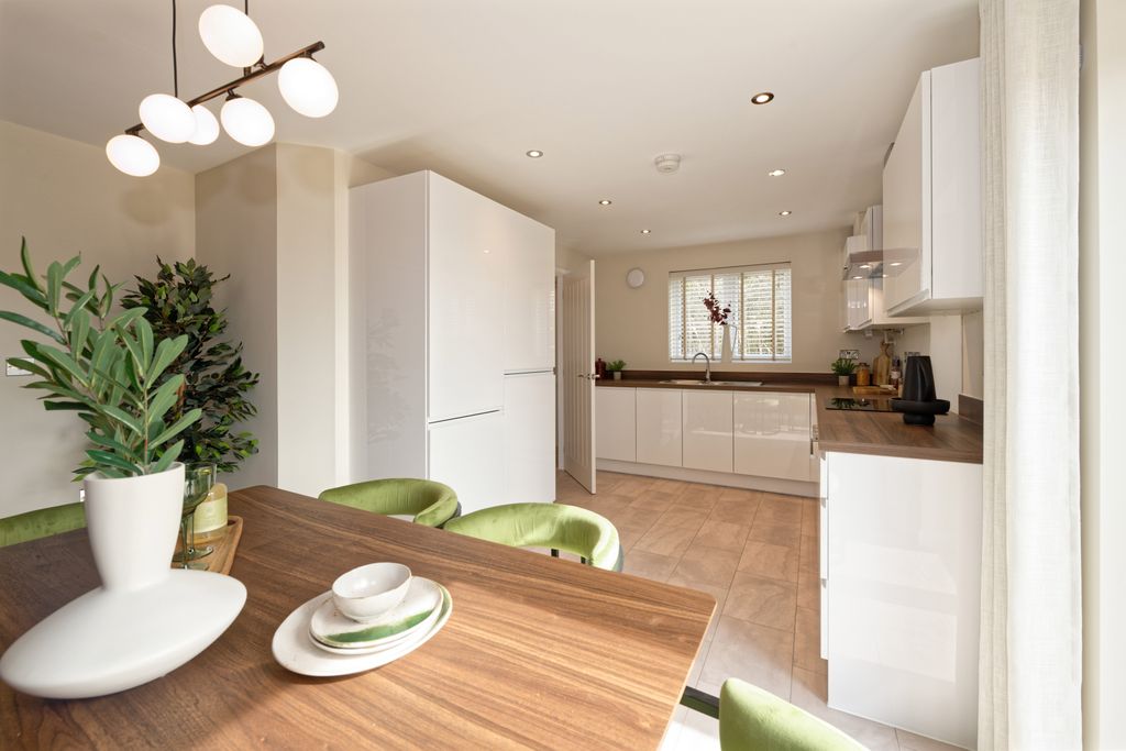 Property photo 2 of 8 Kitchen