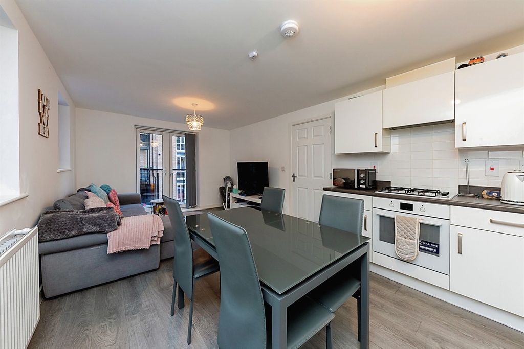 Property photo 2 of 12