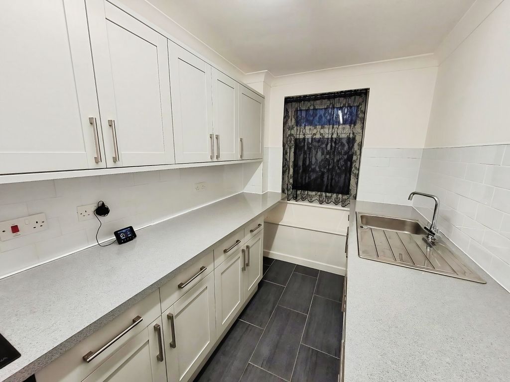 Property photo 3 of 9 Pbox-Img.Jpg