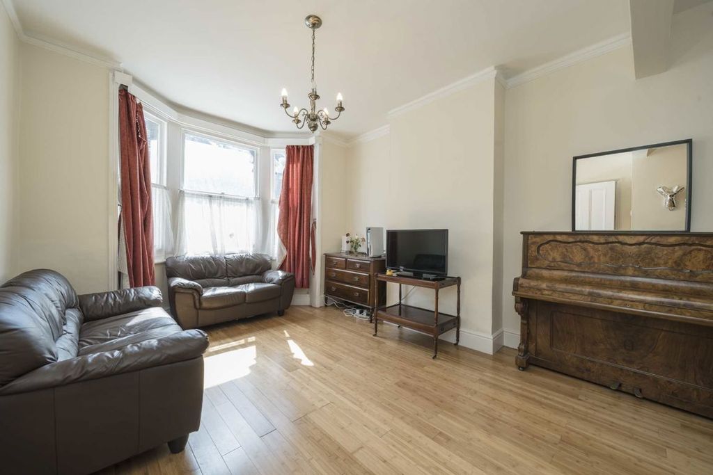 Property photo 2 of 5