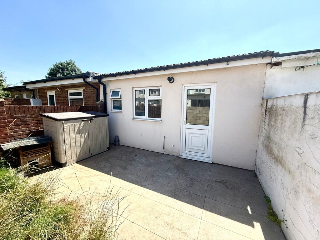 Property photo 1 of 5