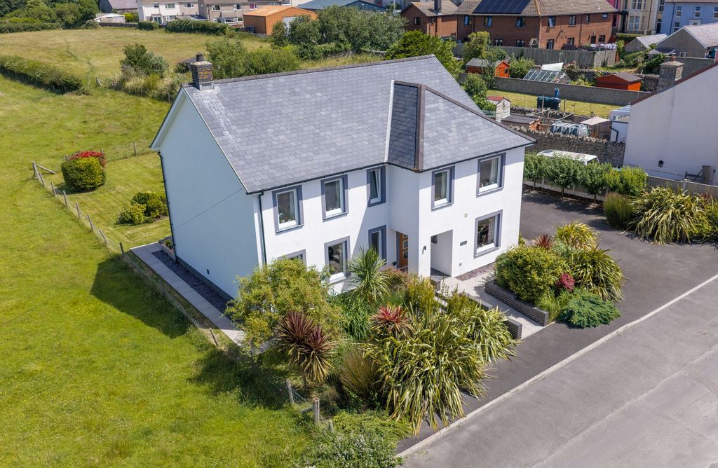 Property photo 1 of 64