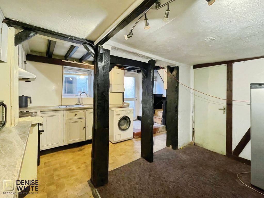 Property photo 3 of 26 Kitchen